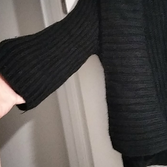 Cardigan‎ - Picture 2 of 3